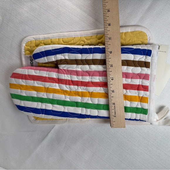PRIDE Oven Mitt Potholder Set Rainbow Kitchen NEW Honestly Serve Free Gift Wrap! - Picture 6 of 8